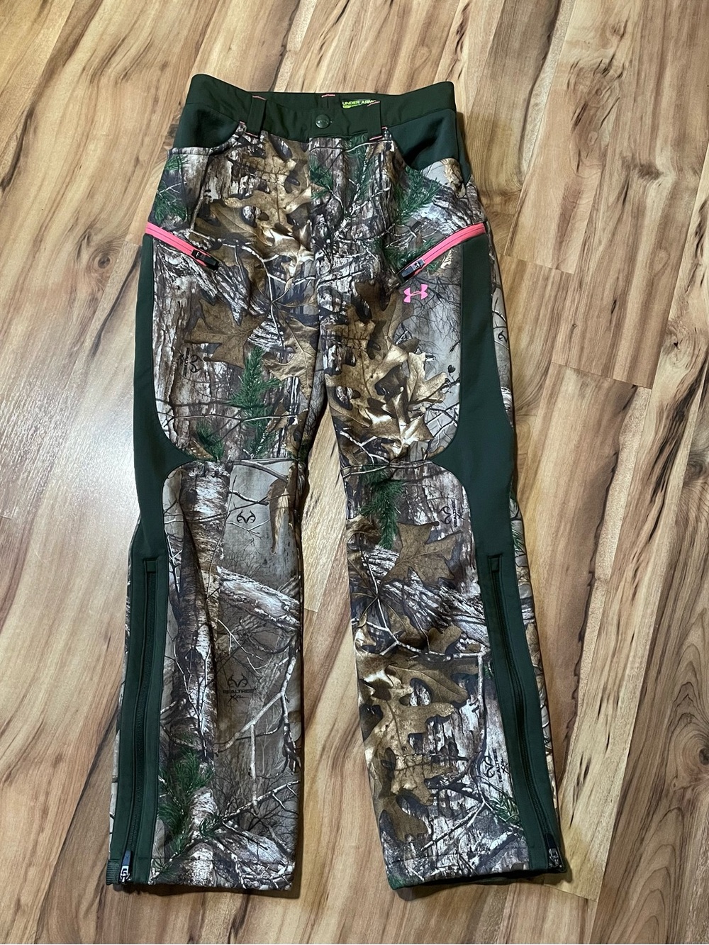 Under Armour Real Tree Scent Control Fleece Lined Camo Hunting Pants Women Sz 4